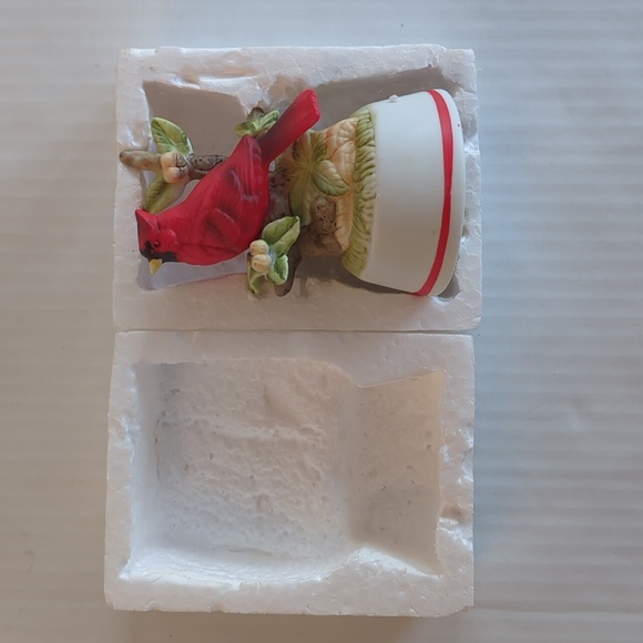 Vintage Aldon Cardinal 1984 Musical Birds of a Feather Fine Porcelain Figure - Picture 9 of 11